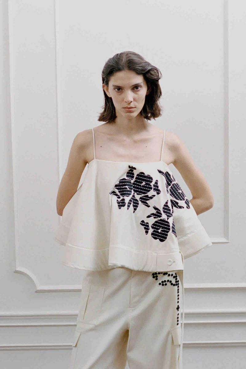 アンティーク ピケドプロヴァンス 桜モチーフ リバーシブルふっくらキルト 垂れ幕 アンティーク ピケドプロヴァンス 桜モチーフ リバーシブル