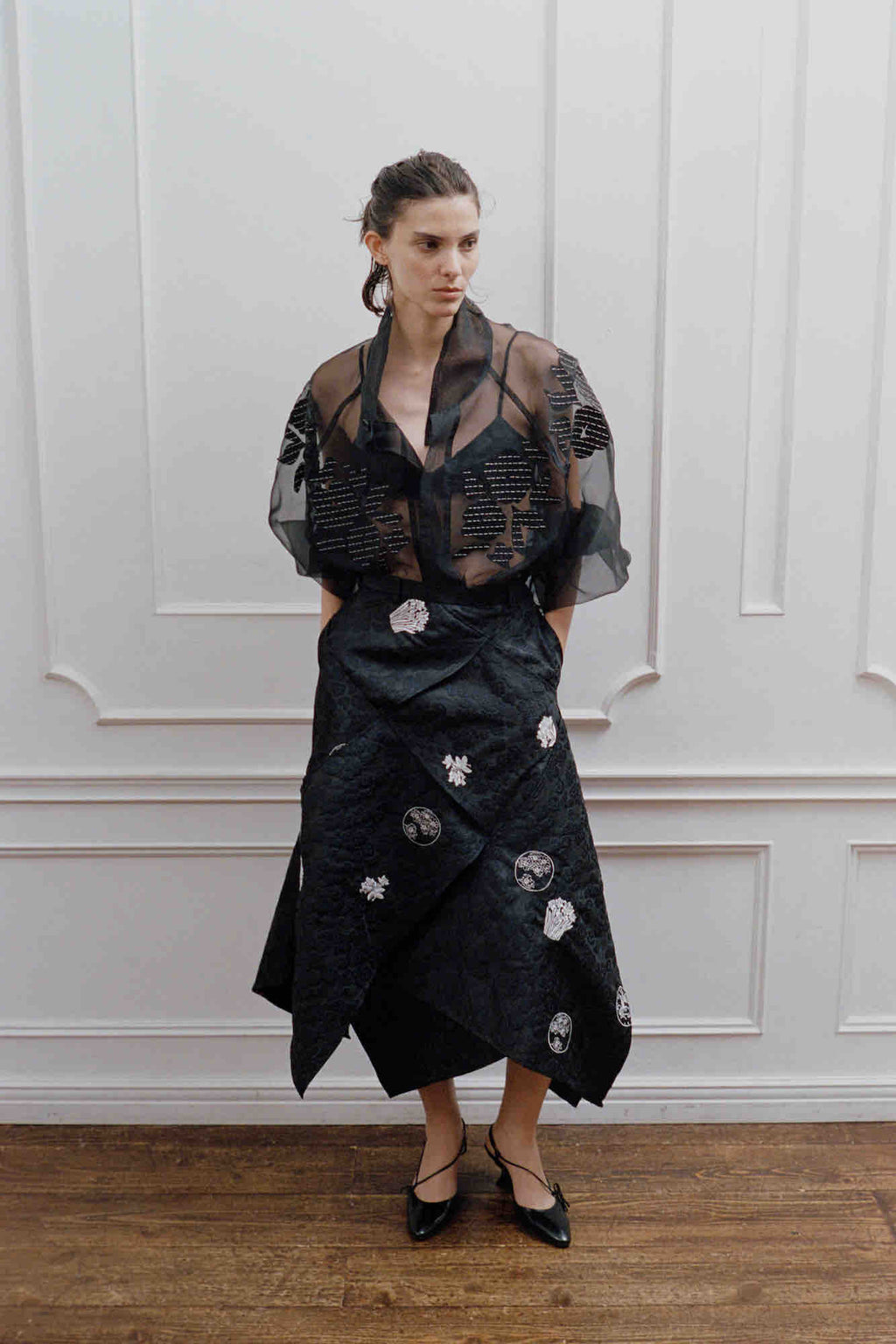 riv nobuhiko ブローチ RIV NOBUHIKO (リブ ノブヒコ）CALLE FLOWER SHOULDER black